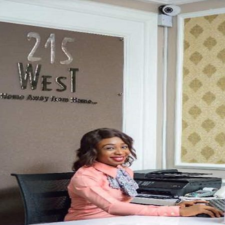 215 West Apartment Абуджа Экстерьер фото